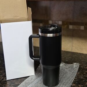 40 oz Insulated Tumbler with Handle & Straw – Black with Gray accents